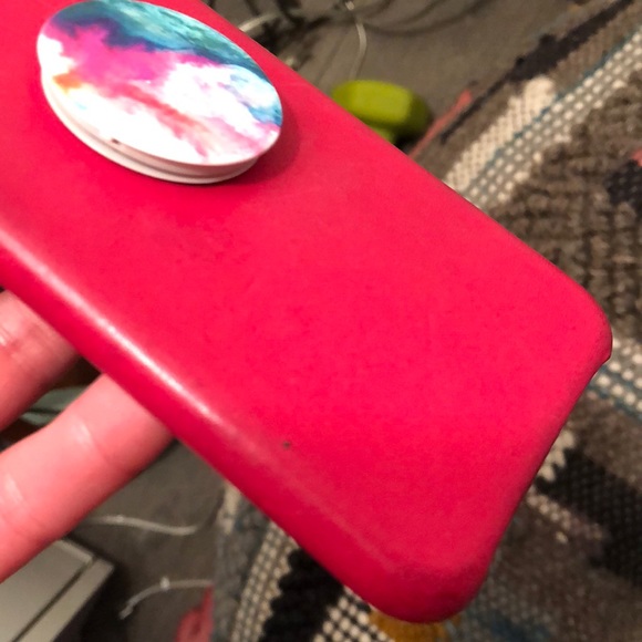 Apple 8+ leather case and pop socket - Picture 3 of 5